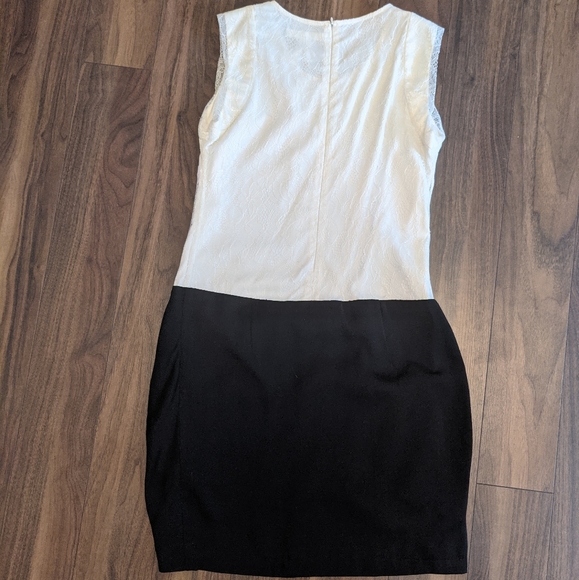 Bread n butter lace dress - Picture 2 of 6